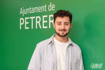 El edil de Juventud, Alejandro Ruiz, ha informado de la variedad de talleres | Nando Verdú. 