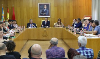 El pleno aprobó la subvención de Moros y Cristianos por valor de 28.000 euros.