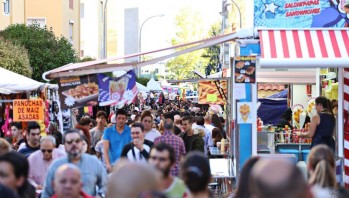 Un mercadillo para los festeros en Petrer