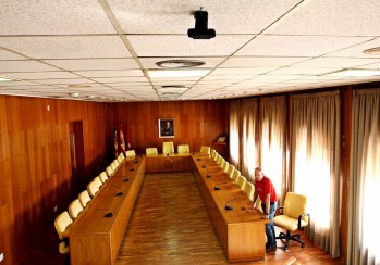 La cámara permitirá seguir los plenos en directo desde cualquier lugar con acceso a Internet | Jesús Cruces