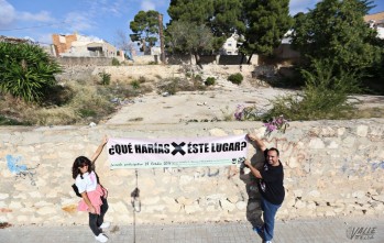 La arquitecta Juana Sánchez junto a David Baidez de Compromís | Jesús Cruces.