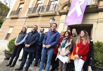 Elda se posiciona en contra de la violencia machista