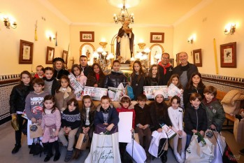 Imagen de familia de los ganadores de la séptima edición.