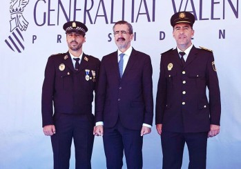 Andrés junto al director general de la Agencia de Seguridad y Respuesta a las Emergencias, José María Ángel, y Cazorla.