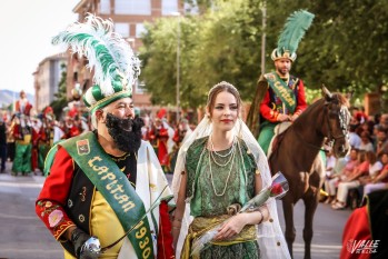 Los Moros Viejos realizaron un desfile para homenajear su historia. 