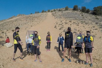 Zancadas sobre Ruedas celebra el Día de la Mona con una salida al Arenal