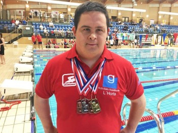 El nadador eldense Nacho Gil gana cuatro medallas en el Campeonato Europeo de Síndrome de Down