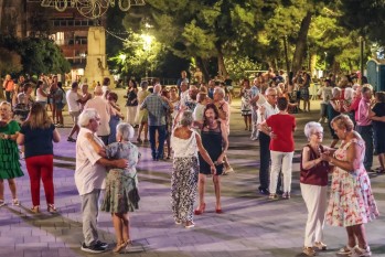 Los bailes de verano vuelven a la plaza Castelar | J. Cruces