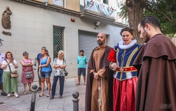 La ruta teatralizada corrió a cargo de Carasses Teatro.