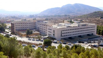 El Hospital mantiene 80 ingresados y 26 personas en UCI por COVID.