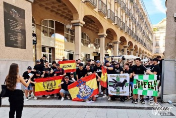 Aficionados de Elda y Elche en la Plaza Mayor | Nando Verdú.