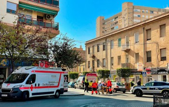 Cruz Roja ha atendido a la mujer y la ha trasladado al hospital | Gustavo López.