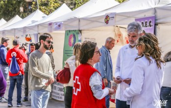 La Plaza Castelar ha acogido la segunda edición de la Feria de la Salud | J.C.