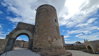 La puerta de entrada y la fachada sur será lo que se restaure | Ayuntamiento de Elda. 
