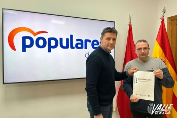 Los ediles populares, Alberto García y Francisco Vidal, han explicado su descontento con el nuevo plan. 