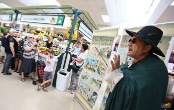 Carasses realiza una peculiar puesta en escena para promocionar las Fiestas  Mayores
