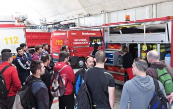 Los alumnos del ciclo de Coordinación de Emergencias del Centro Integrado Valle de Elda comienzan sus prácticas en un parque de bomberos