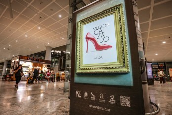 Imagen de la campaña en el aeropuerto alicantino | Ayuntamiento de Elda.