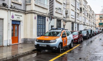 Los vehículos sufren daños mientras están estacionados en los vados.