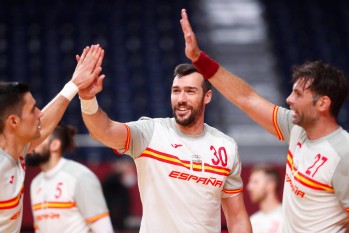 Gedeón Guardiola pasa a cuartos de final con su equipo Los Hispanos en los Juegos Olimpicos de Tokio. Foto de la Real Federación Española de Balonmano