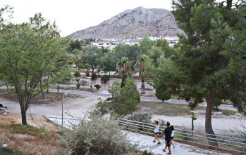 El Ayuntamiento contratará seis jardineros para el mantenimiento de los jardines | Jesús Cruces.