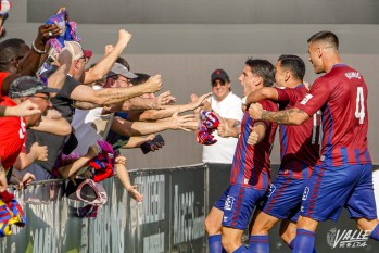 A los jugadores del Eldense les aguarda un difícil campeonato de Liga | Nando Verdú