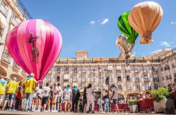 El gran globo ha vuelto a surcar el cielo. 