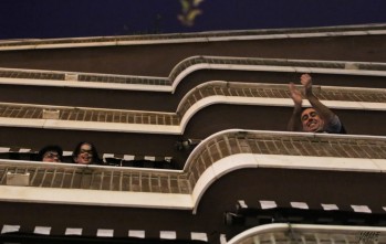 Las familias no podrán recibir visitas en casa. 