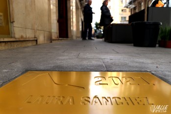Las placas conmemorativas ya se han instalado | Marta Maestre.