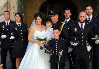 Carlos junto a su esposa Marta y sus hijos Carlos y Marcos, en el centro, el primero a la derecha es Leandro.