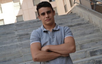 El boxeador de Elda disfruta de unas merecidas vacaciones en su ciudad natal | A.J.