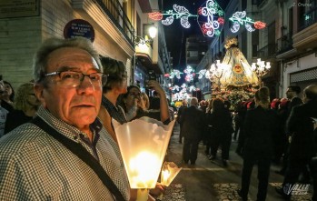 Castroviejo con la Virgen de la Salud. 