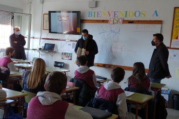 Alfaro en el colegio Carmelitas de Elda.