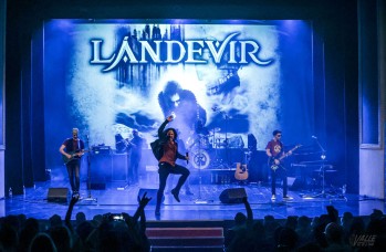 Imagen de la actuación de Lándevir en el Teatro Castelar.