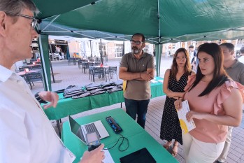 Esta mañana se ha instalado este punto en la Plaza Mayor.