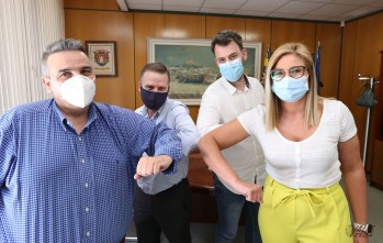 Esta mañana miembros de Consum y el Ayuntamiento han firmado el acuerdo.