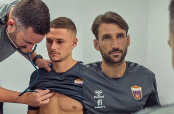 Nacho Quintana y Álex Bernal durante el reconocimiento médico | CD Eldense.