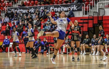 Las jugadoras del Elda Prestigio consiguen la victoria frente al Mubak BM La Roca | J.C.