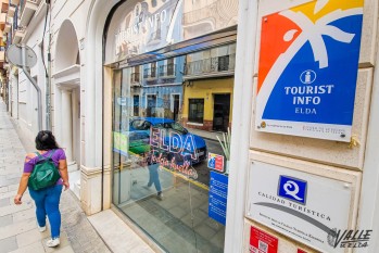 La Oficina de Turismo ha recibido la visita de personas fuera de la comunidad | Nando Verdú. 