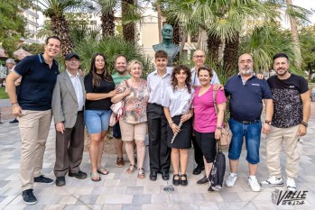 La familia ha estado presente en este acto | Nando Verdú.