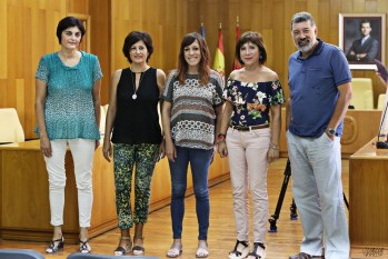 Los directores de los centros de Secundaria y la edil de Educación han anunciado las vacantes | Jesús Cruces.