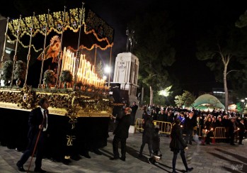 La Plaza Castelar acogió el Via Crucis Magno | Jesús Cruces.