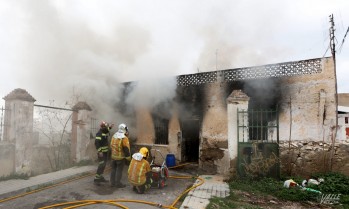 El fuego ha calcinado la vivienda.