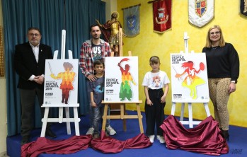 Los tres carteles de Carlos Bellod destacan por tener un estilo sencillo y moderno, con una línea minimalista.