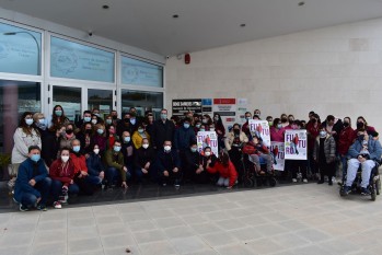 El acto ha tenido lugar en la sede del centro de día.