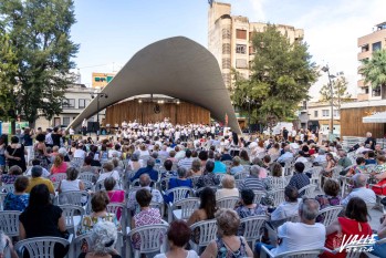 Más de 400 personas acudieron para disfrutar del concierto | Nando Verdú. 