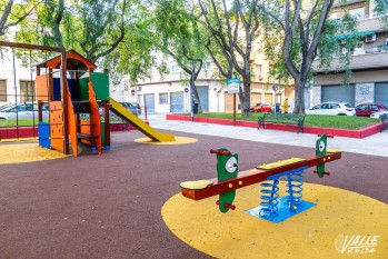 Se ha renovado íntegramente el área de juegos infantiles | Nando Verdú. 