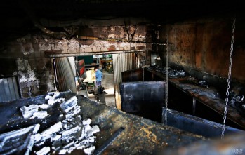 El incendio calcinó parte de la fábrica | Jesús Cruces.