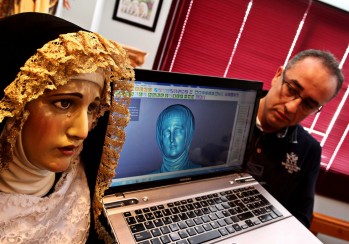Una empresa hace la copia en escáner 3D de la talla de la Virgen de la Salud 
