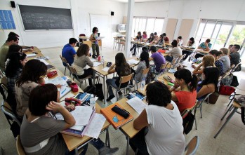 La Escuela Oficial de Idiomas de Elda abre su plazo de matriculación para su alumnado y nuevos estudiantes
